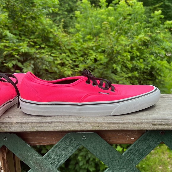 Vans Unisex Canvas Pink Sneakers Sz 10 NWOT - Picture 5 of 10